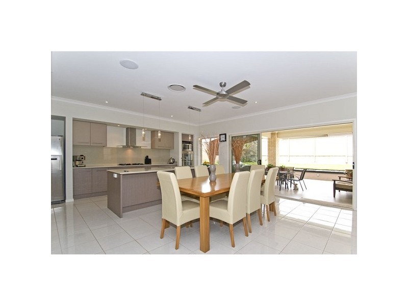 3 Huntly Place, Redland Bay QLD 4165