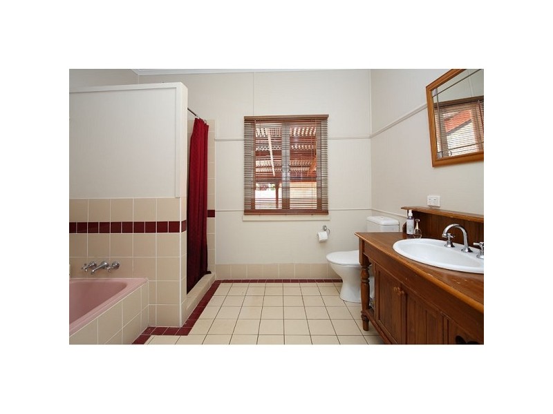 640 Main Road, Wellington Point QLD 4160