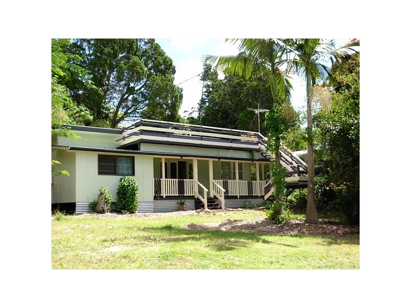 2 Orange Grove Street, Coochiemudlo Island QLD 4184