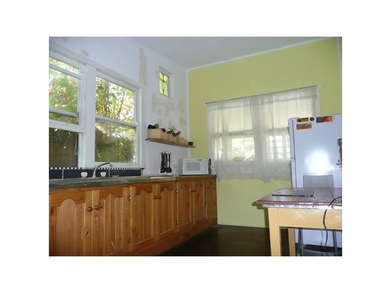 2 Orange Grove Street, Coochiemudlo Island QLD 4184