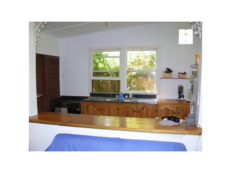 2 Orange Grove Street, Coochiemudlo Island QLD 4184