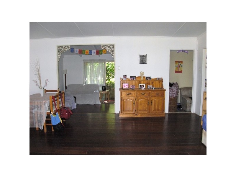 2 Orange Grove Street, Coochiemudlo Island QLD 4184