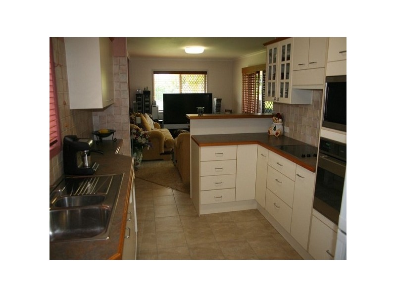 11 Sycamore Street, Redland Bay QLD 4165