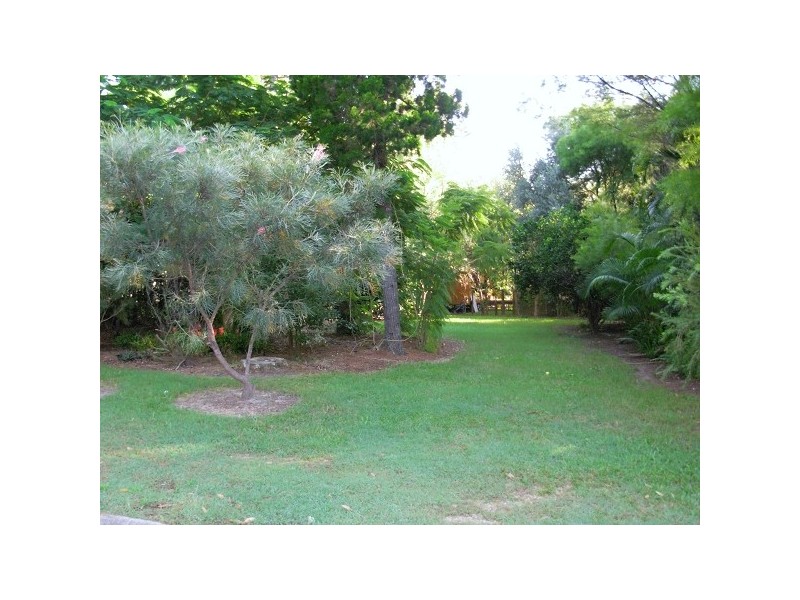 22 Shirley Street, Coochiemudlo Island QLD 4184