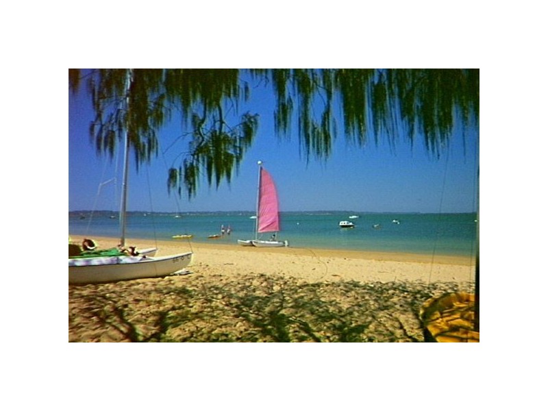 17 Carefree Street, Coochiemudlo Island QLD 4184