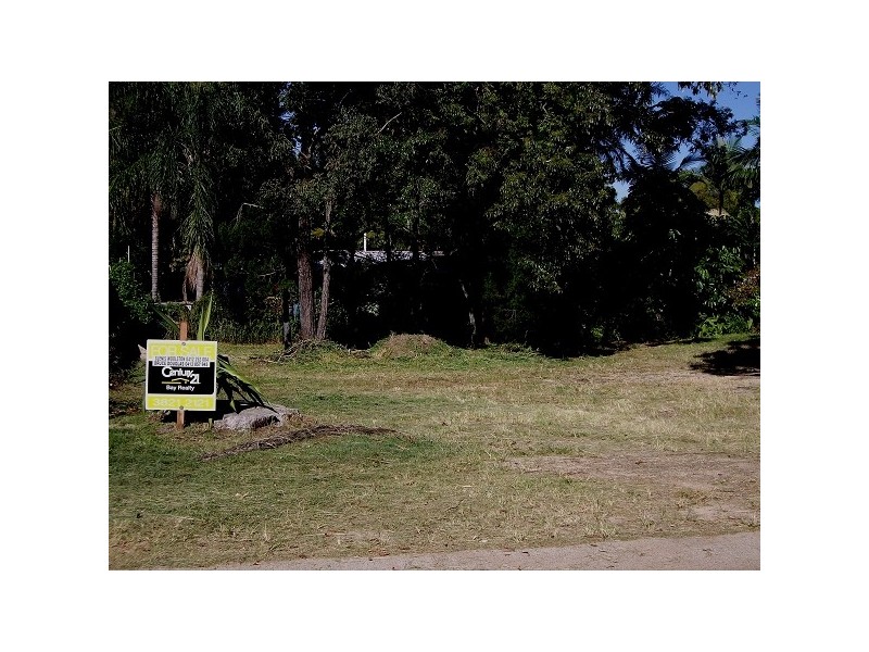 17 Carefree Street, Coochiemudlo Island QLD 4184