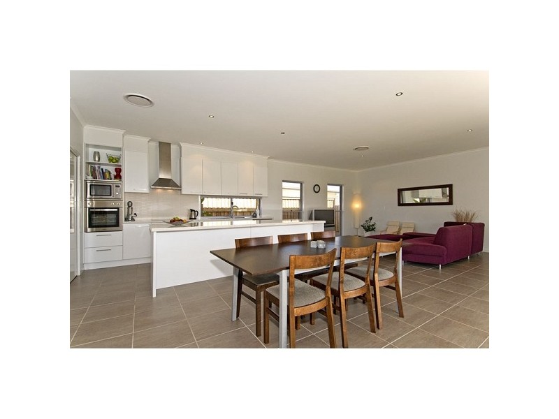 16 Explorers Way, Mount Cotton QLD 4165