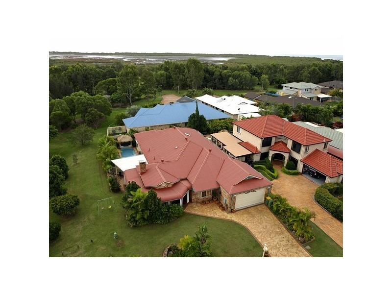 15 Darcelle Place, Ormiston QLD 4160