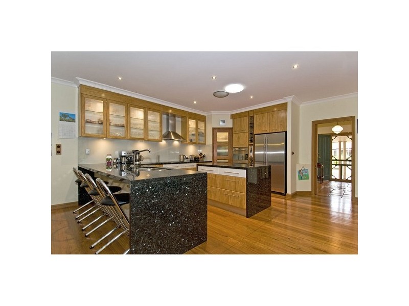 15 Darcelle Place, Ormiston QLD 4160