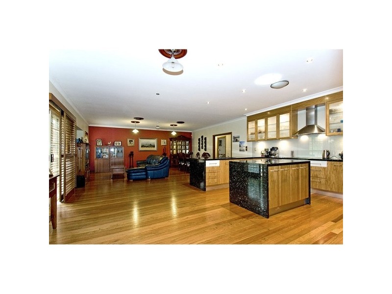 15 Darcelle Place, Ormiston QLD 4160