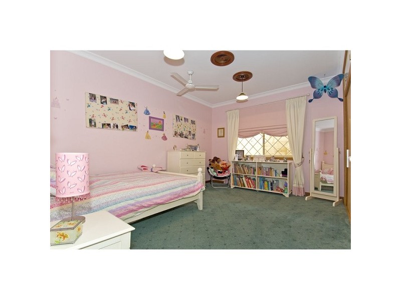 15 Darcelle Place, Ormiston QLD 4160