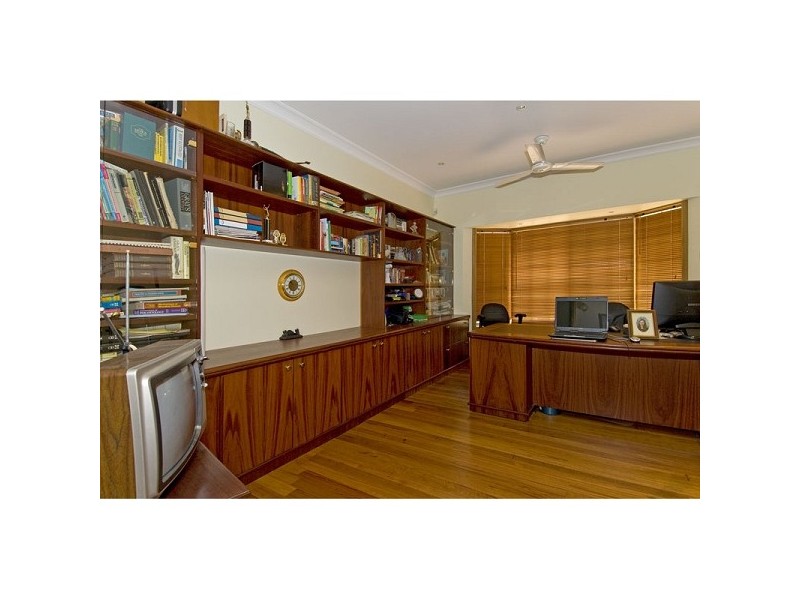 15 Darcelle Place, Ormiston QLD 4160