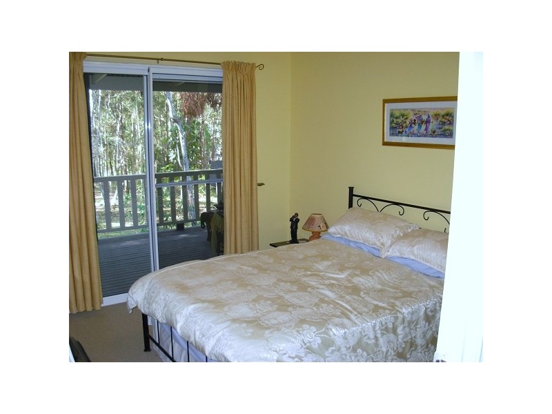 12 George Street, Coochiemudlo Island QLD 4184