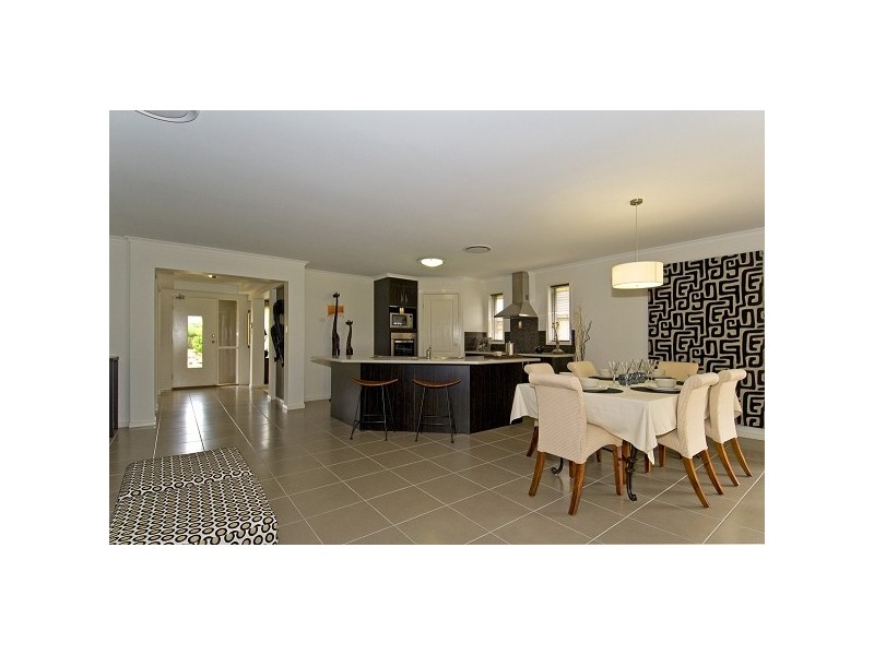 6 Lyndhurst Place, Thornlands QLD 4164