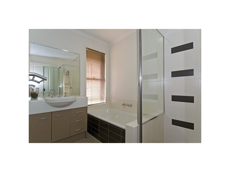 6 Lyndhurst Place, Thornlands QLD 4164