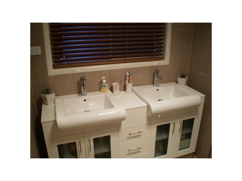 8 Yarrow Court, Cleveland QLD 4163