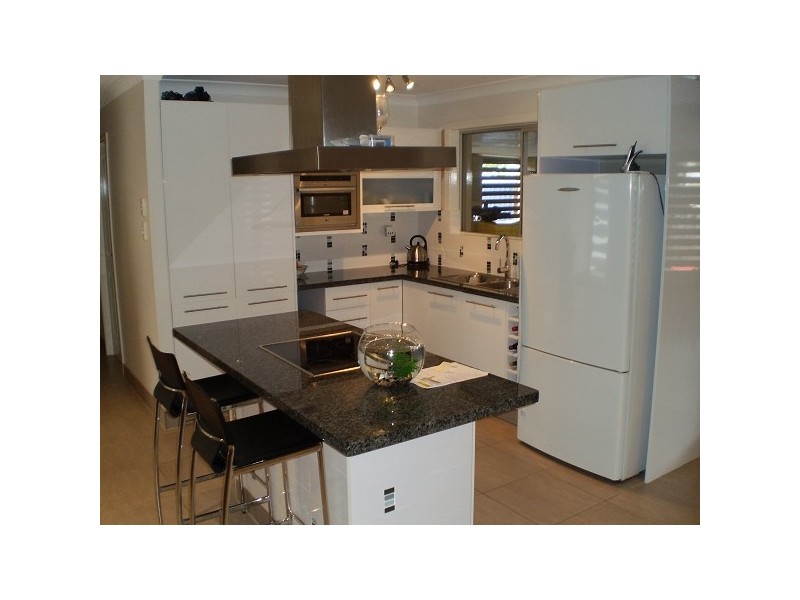 8 Yarrow Court, Cleveland QLD 4163