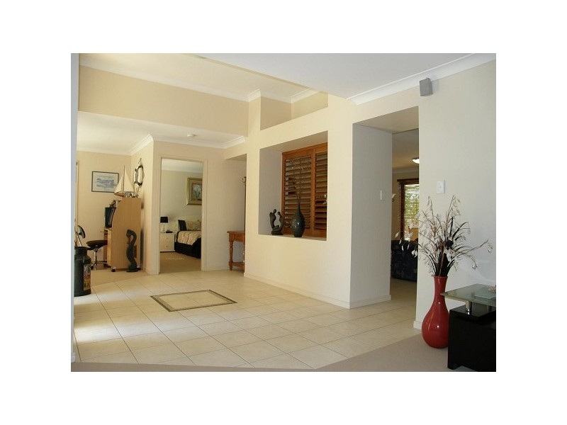 16 Seabrae Drive, Redland Bay QLD 4165