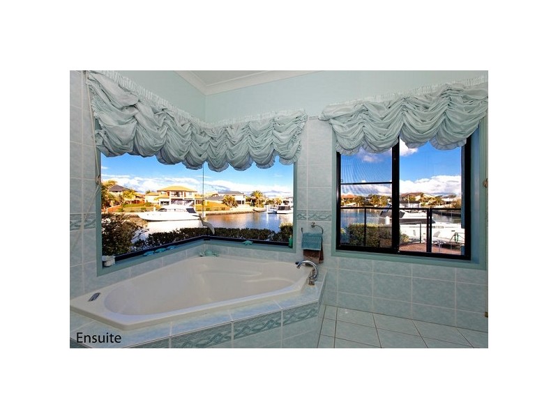 34 Piermont Place, Raby Bay QLD 4163