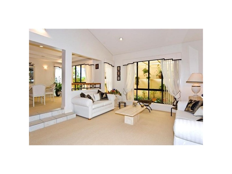 7 Martingale Court, Raby Bay QLD 4163