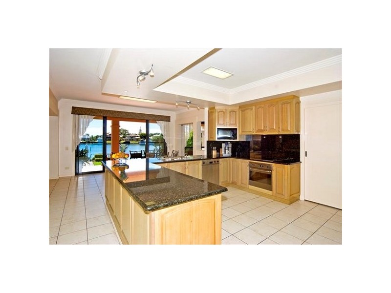 7 Martingale Court, Raby Bay QLD 4163
