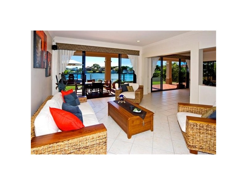 7 Martingale Court, Raby Bay QLD 4163
