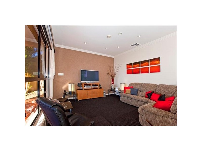7 Martingale Court, Raby Bay QLD 4163