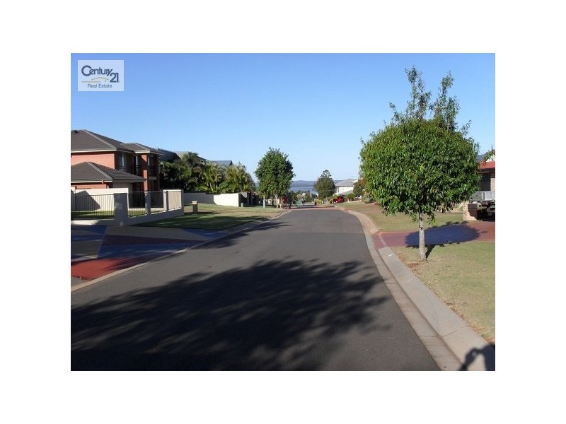 18 Wilohurst Drive, Redland Bay QLD 4165