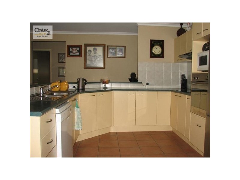 8 Flowers Street, Alexandra Hills QLD 4161