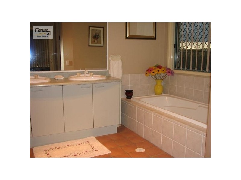 8 Flowers Street, Alexandra Hills QLD 4161