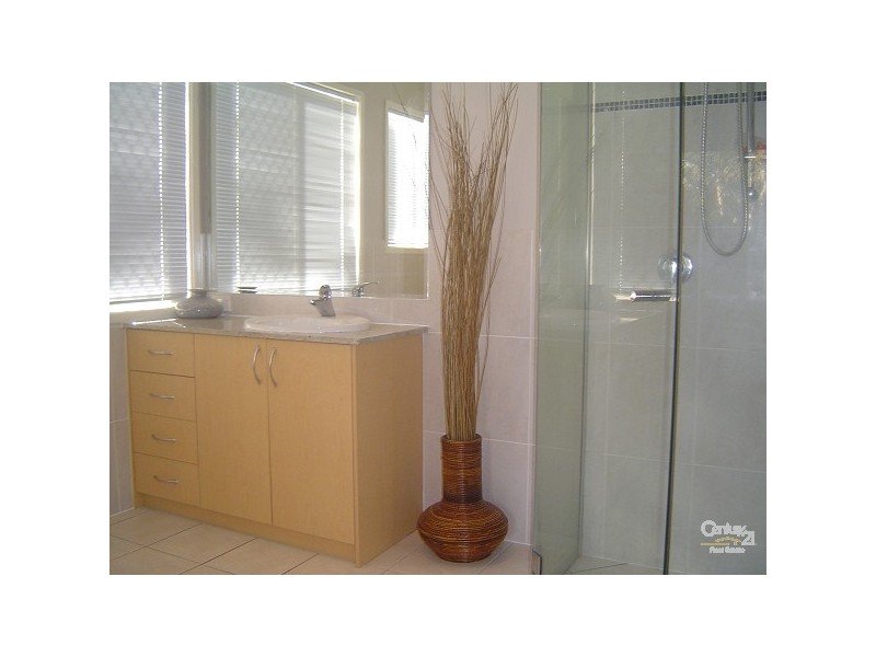 17 Bush Cherry Place, Thornlands QLD 4164