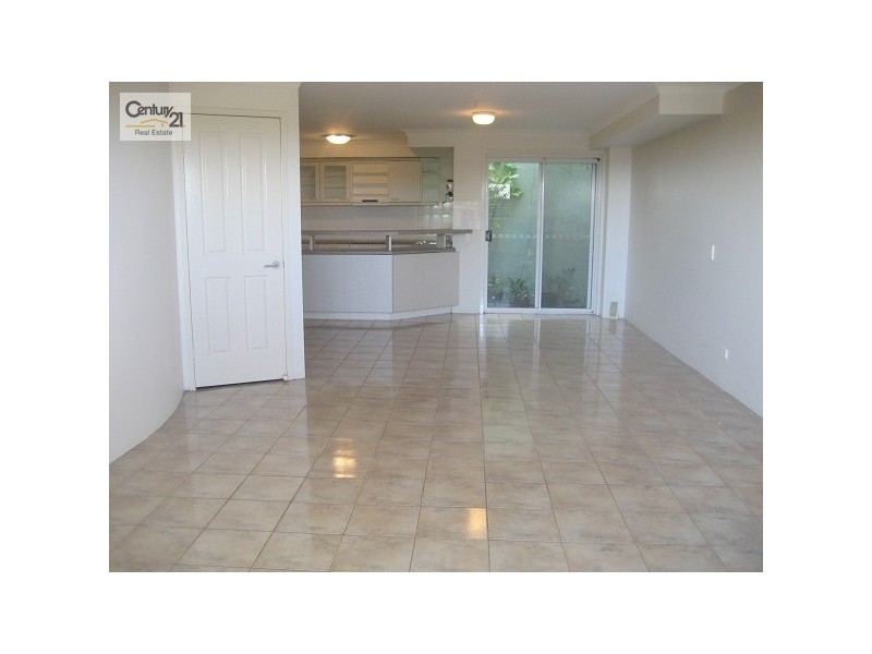 2/1 North Street, Cleveland QLD 4163