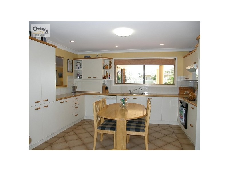 2 Yarran Street, Victoria Point QLD 4165