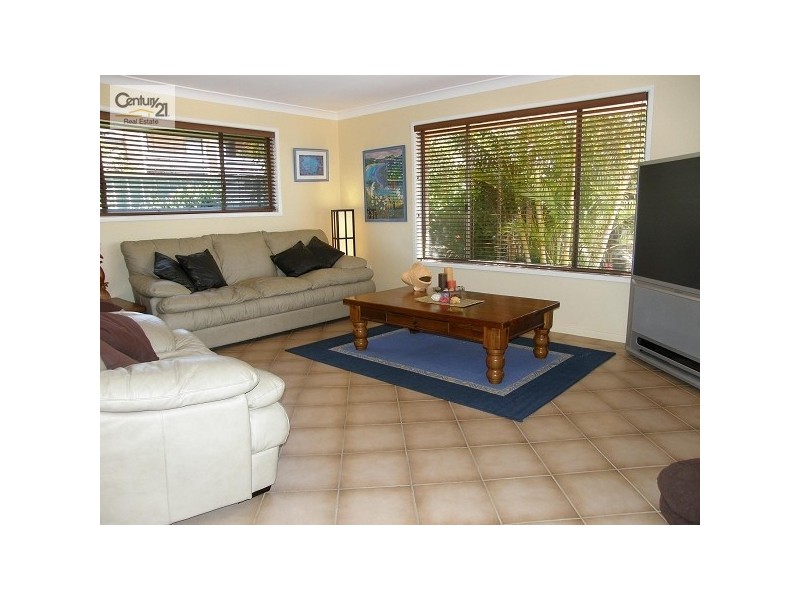 2 Yarran Street, Victoria Point QLD 4165