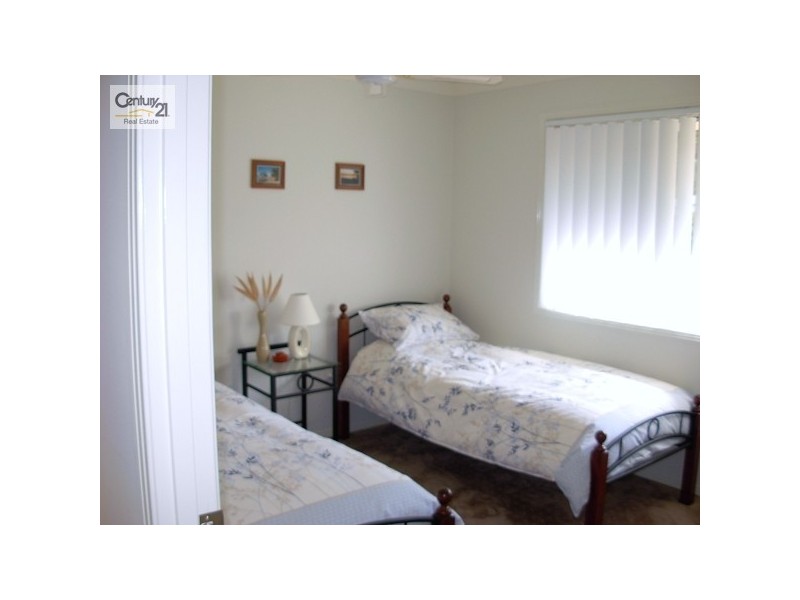 8 Mooroondu Street, Coochiemudlo Island QLD 4184