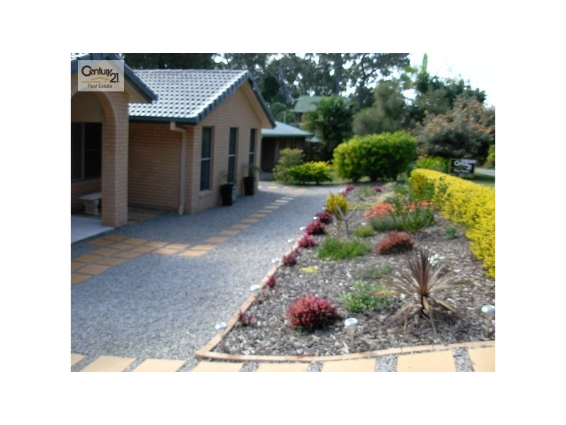 8 Mooroondu Street, Coochiemudlo Island QLD 4184