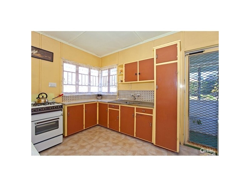 84 Boxgrove Avenue, Wynnum QLD 4178