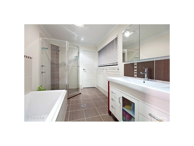 12 Cobar Street, Lota QLD 4179