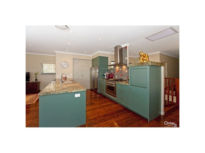 2 Raby Esplanade, Ormiston QLD 4160