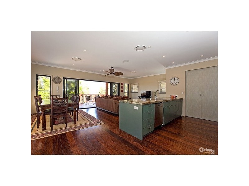 2 Raby Esplanade, Ormiston QLD 4160