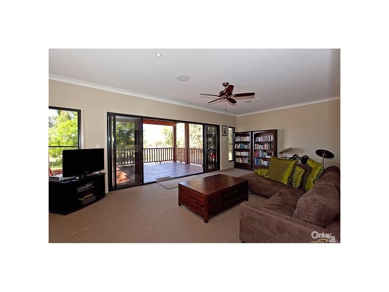 2 Raby Esplanade, Ormiston QLD 4160