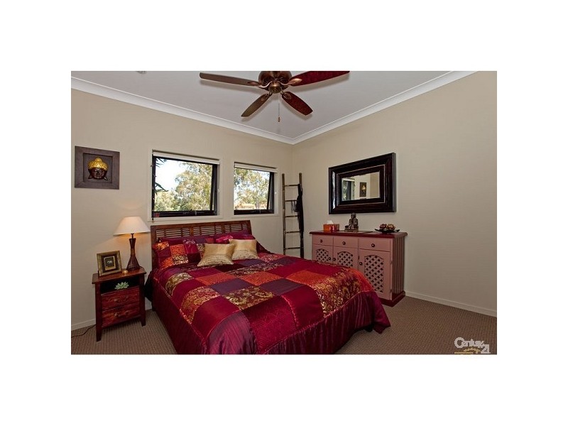 2 Raby Esplanade, Ormiston QLD 4160