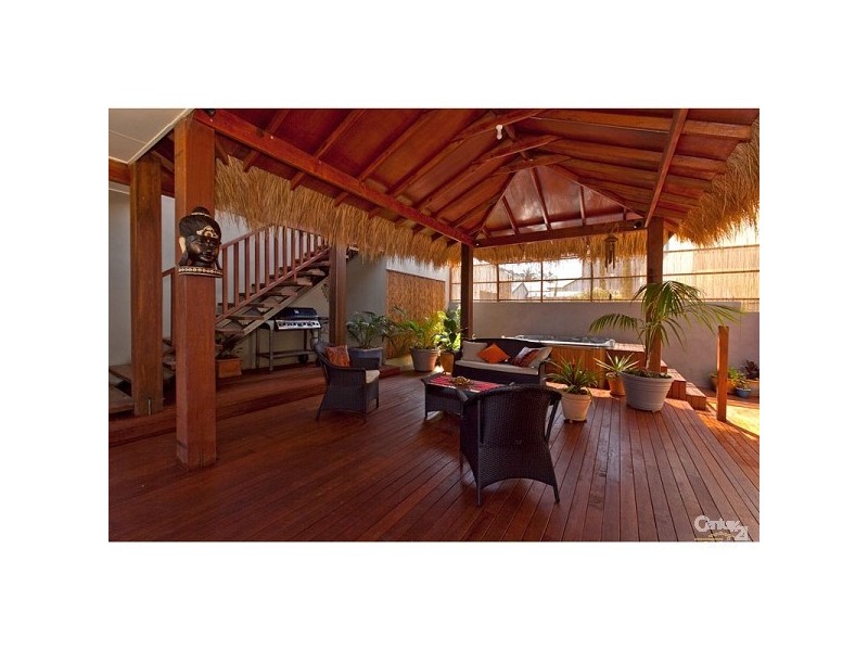 2 Raby Esplanade, Ormiston QLD 4160