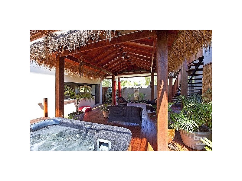 2 Raby Esplanade, Ormiston QLD 4160