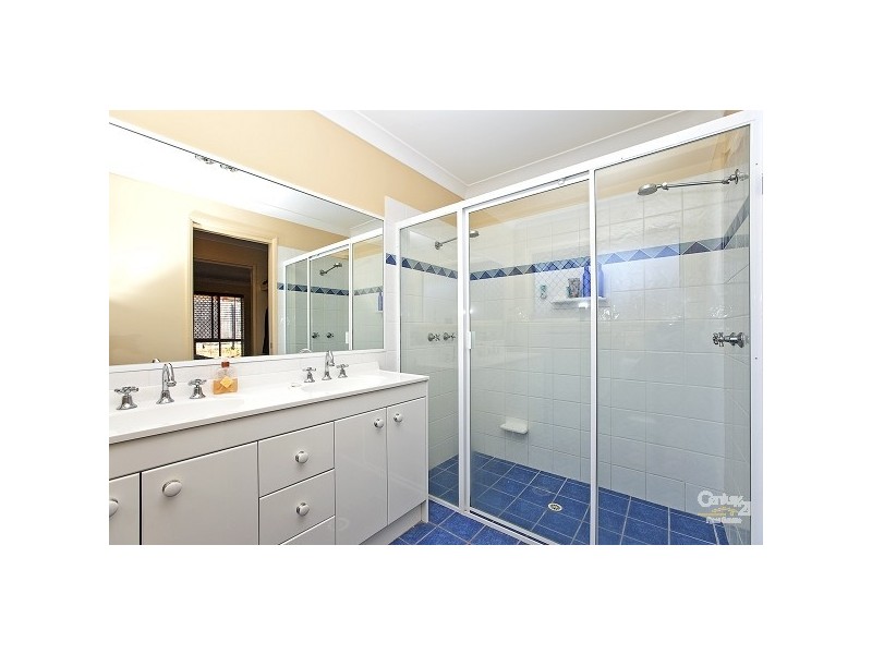 5 Blackthorne Street, Ormiston QLD 4160