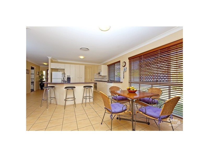 5 Blackthorne Street, Ormiston QLD 4160