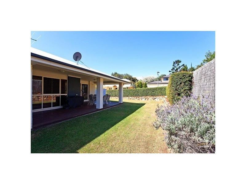 5 Blackthorne Street, Ormiston QLD 4160