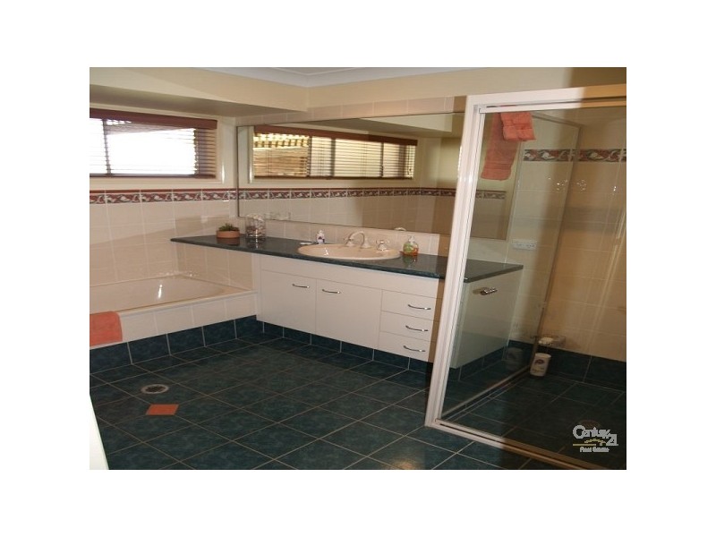 50 Beach Street, Cleveland QLD 4163