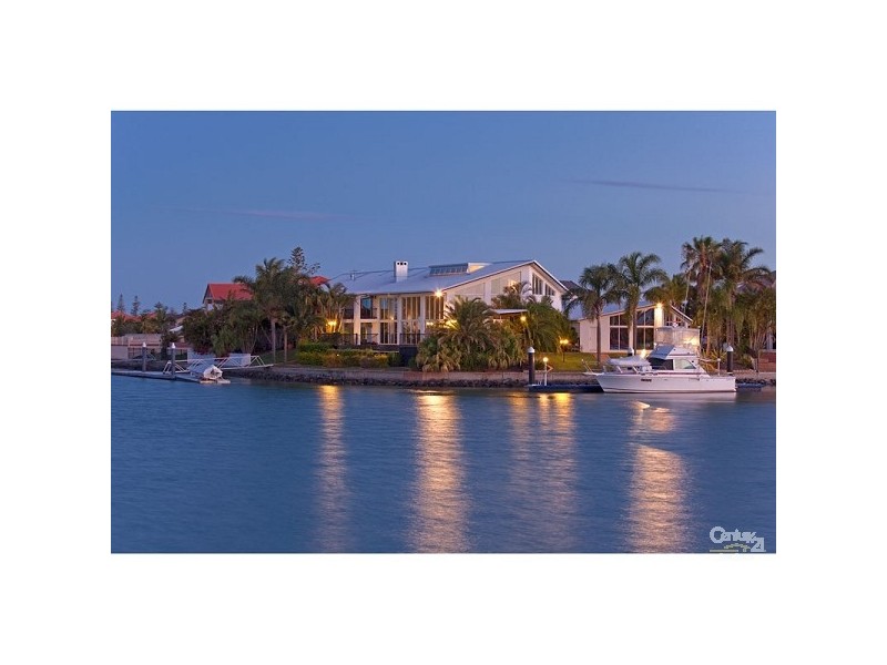 25 Voyagers Crt, Raby Bay QLD 4163