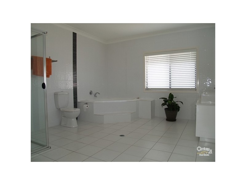 10 SOUTH STREET, Thornlands QLD 4164